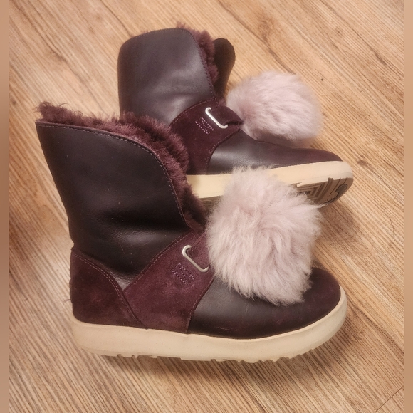 Size 9 8 UGG ISLEY. WATERPROOF. PORT LEATHE. WOMEN'S. Fur Boots - Picture 9 of 11